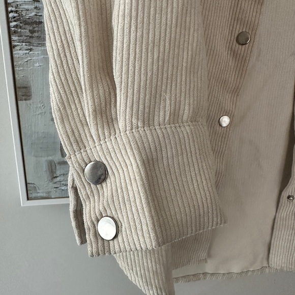 PrettyLittleThing Off-white corduroy shacket overshirt - Picture 3 of 3